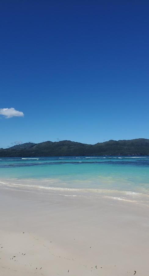 Yes Papa! Rooms Only 100M From The Beach! ลาส กาเลราส ภายนอก รูปภาพ