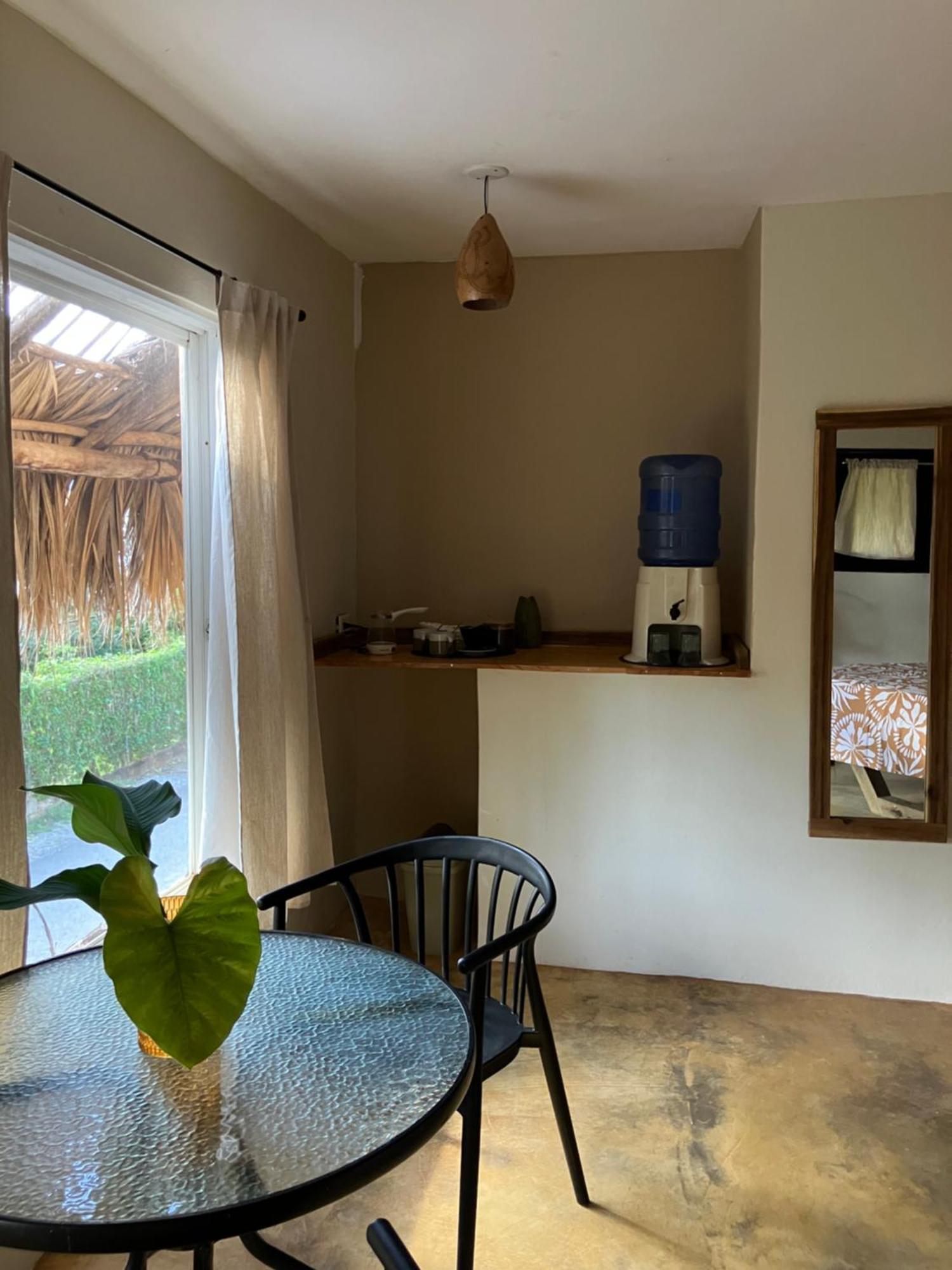 Yes Papa! Rooms Only 100M From The Beach! ลาส กาเลราส ภายนอก รูปภาพ
